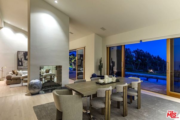 Dining room, Fireplace, Interior, Recessed Lighting, Wood Texture Flooring