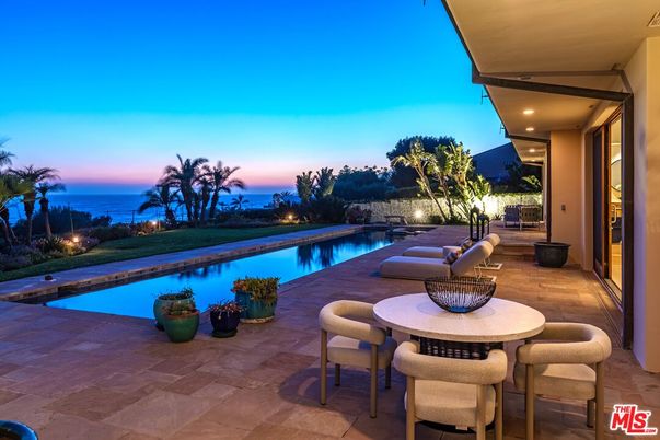 Exterior, Pool, Water
