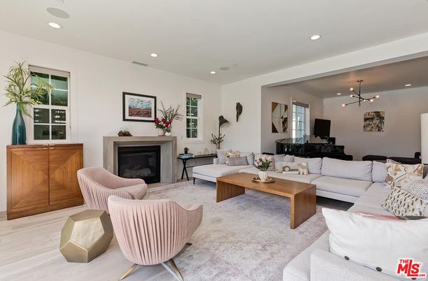 Fireplace, Interior, Living room, Pendant Lights, Recessed Lighting, Wood Texture Flooring