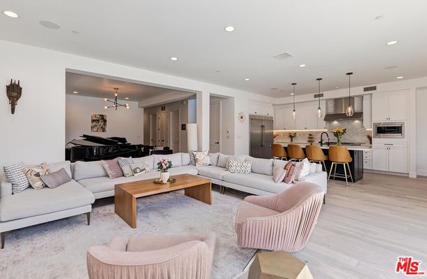 Interior, Kitchen, Living room, Pendant Lights, Recessed Lighting, Wood Texture Flooring