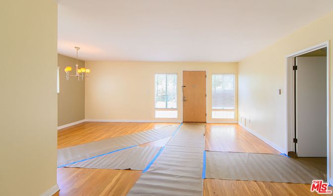 Chandelier, Interior, Wood Texture Flooring