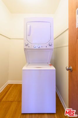 Interior, Utility Closets, Washer, Wood Texture Flooring
