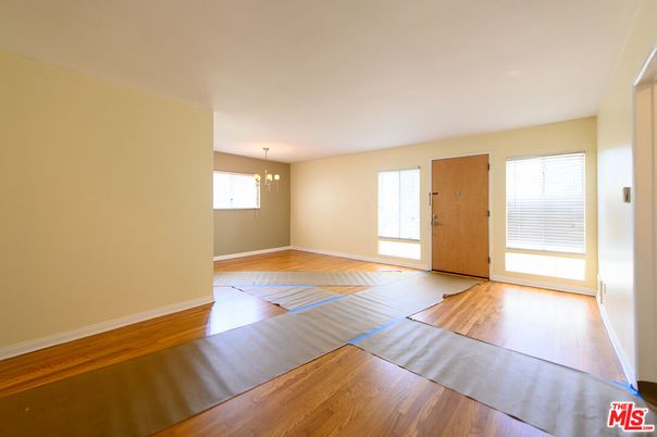 Empty room, Interior, Pendant Lights, Wood Texture Flooring