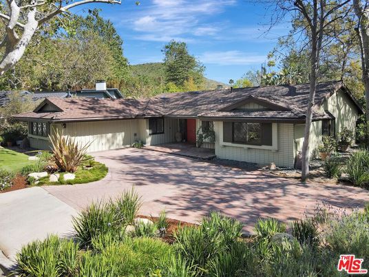 Attached, Backyard, Exterior, Facade, Ranch