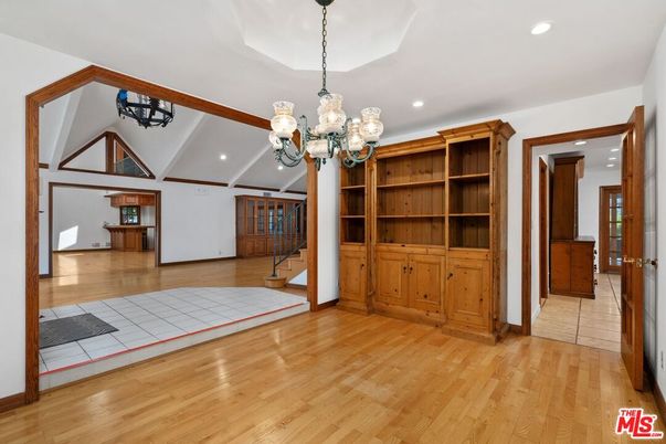 Chandelier, Empty room, Interior, Recessed Lighting, Wood Texture Flooring