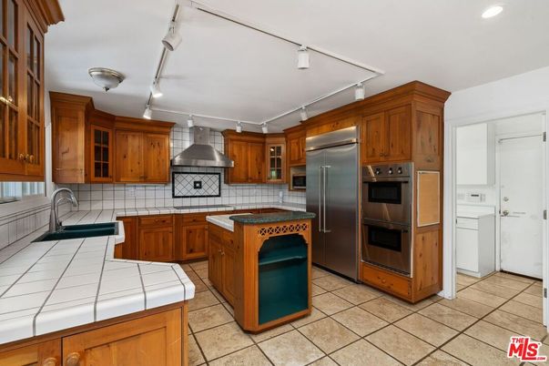 Interior, Kitchen, Recessed Lighting, Stainless Steel Appliances, Tile Countertops
