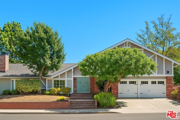 Attached, Exterior, Facade, Brick Facade, Ranch