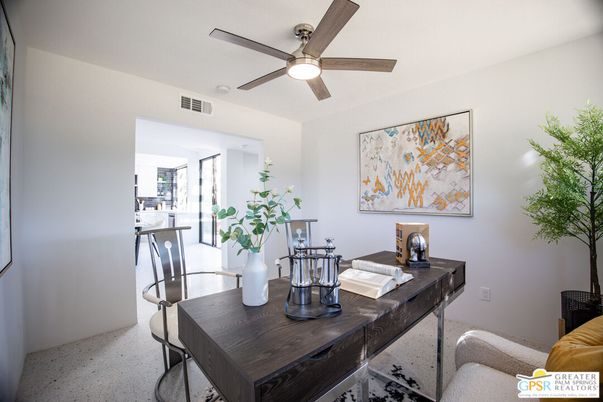 Home Office, Interior