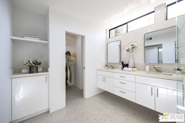 Bathroom, Dual Sink Vanities, Interior