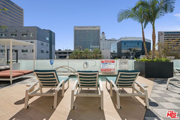 Exterior, Pool, Other