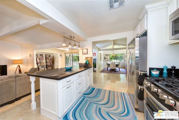 Dining room, Interior, Kitchen, Living room, Stainless Steel Appliances