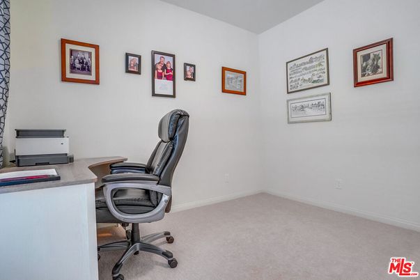 Home Office, Interior