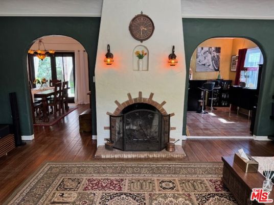 Chandelier, Dining room, Fireplace, Interior, Wood Texture Flooring