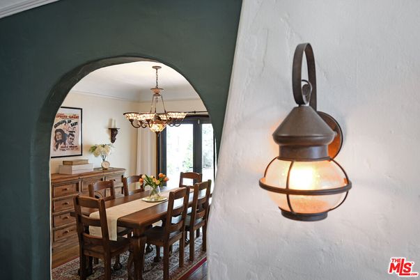 Chandelier, Dining room, Interior