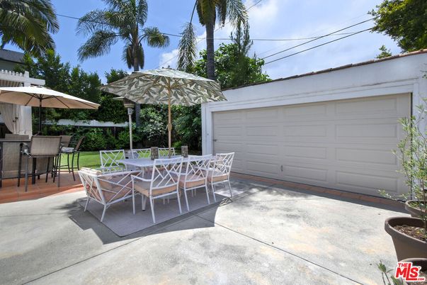 Detached Garage, Exterior