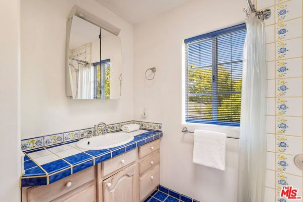 Bathroom, Interior, Tile Countertops