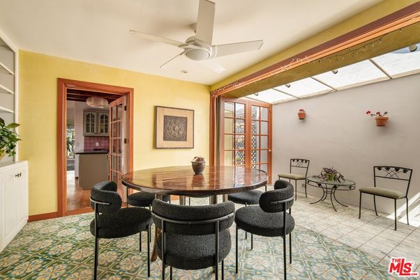 Dining room, Interior