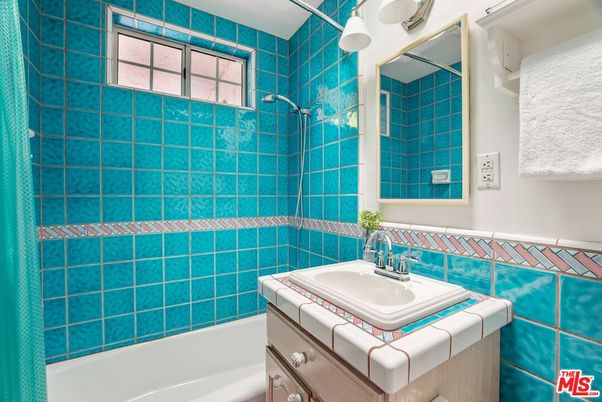 Bathroom, Interior, Tile Countertops