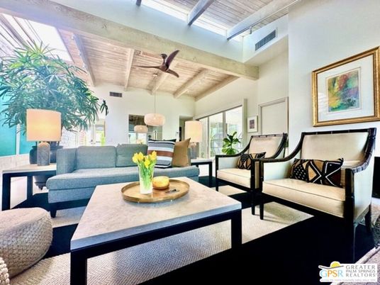 Dining room, Interior, Living room, Pendant Lights, Wooden Beams, Wooden Ceilings