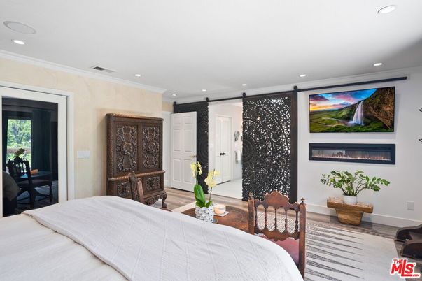 Bedroom, Fireplace, Interior, Recessed Lighting, Wood Texture Flooring