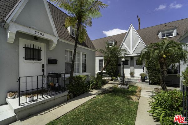Exterior, Facade, Tudor Revival