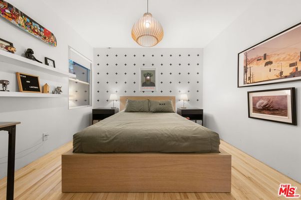Bedroom, Interior, Pendant Lights, Wood Texture Flooring