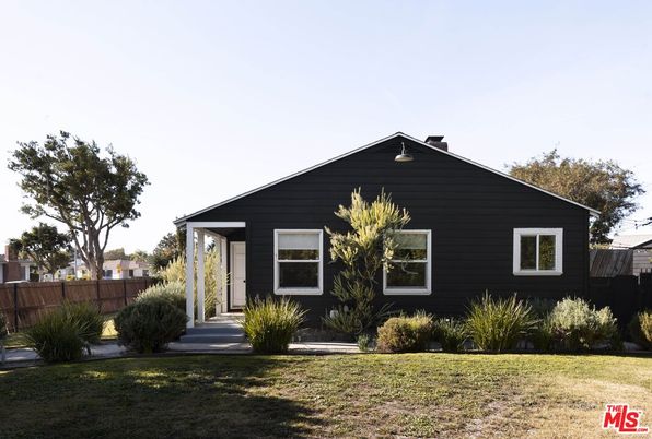 Backyard, Exterior, Facade, Ranch