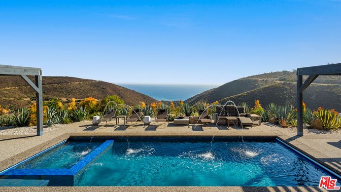 Exterior, Pool, Water