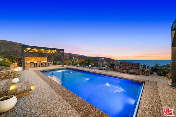 Exterior, Pool, Water