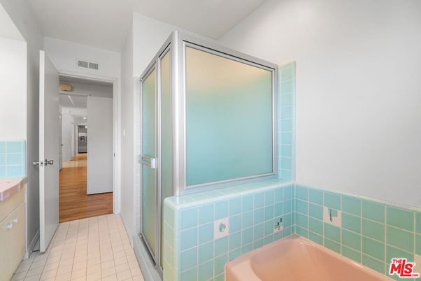 Bathroom, Interior, Recessed Lighting, Wood Texture Flooring