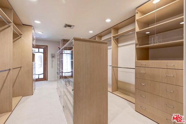Interior, Recessed Lighting, Walk-in Closets