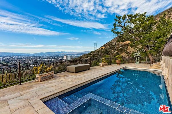 Exterior, Pool, Other
