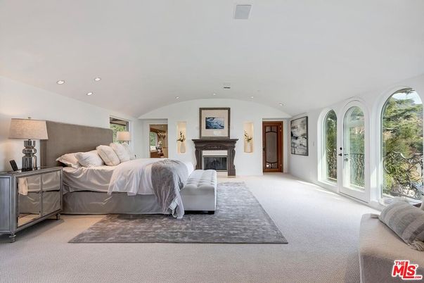 Bedroom, Fireplace, Interior, Recessed Lighting