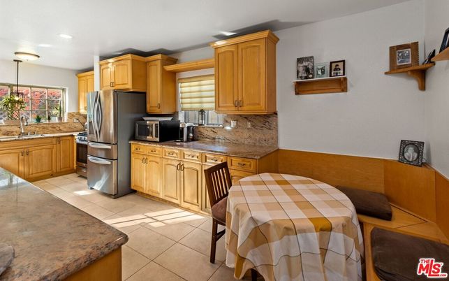 Dining room, Interior, Kitchen, Recessed Lighting