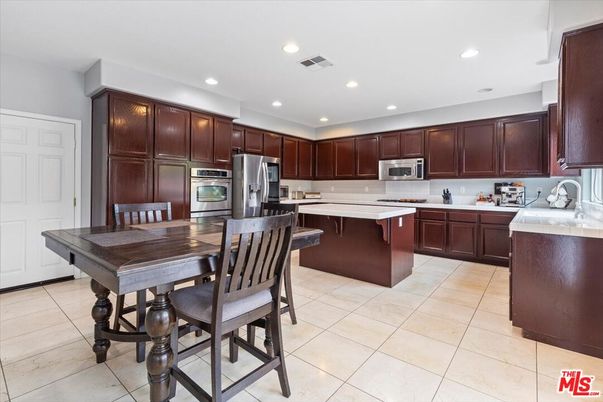 Dining room, Interior, Kitchen, Recessed Lighting, Stainless Steel Appliances