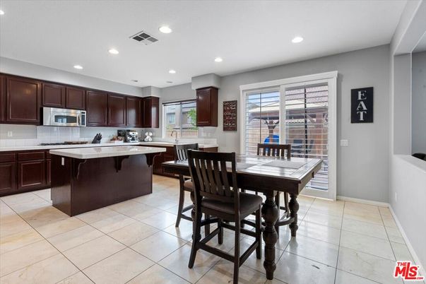 Dining room, Interior, Kitchen, Recessed Lighting