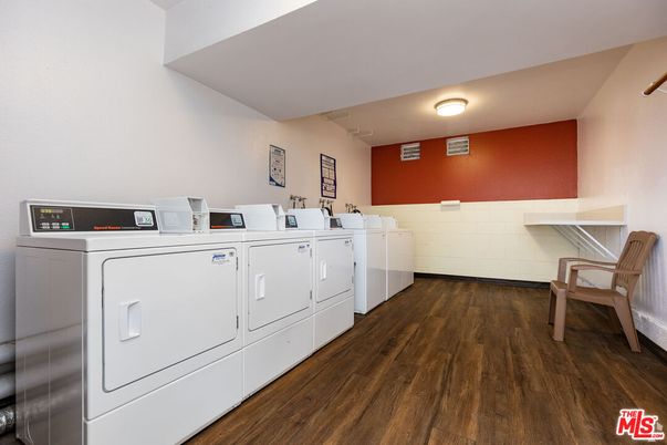Interior, Utility Closets, Washer, Wood Texture Flooring