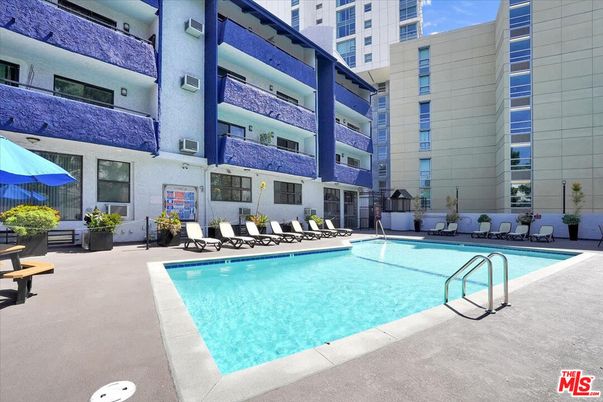 Exterior, Pool