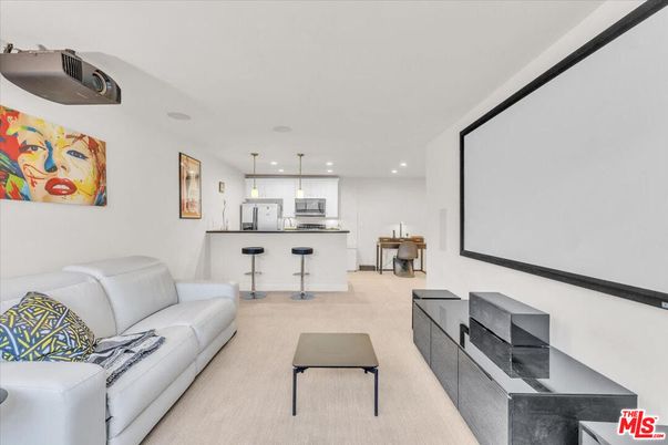 Interior, Pendant Lights, Projection Screen, Recessed Lighting