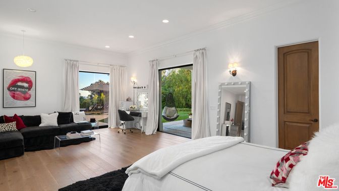 Bedroom, Interior, Pendant Lights, Recessed Lighting, Wood Texture Flooring