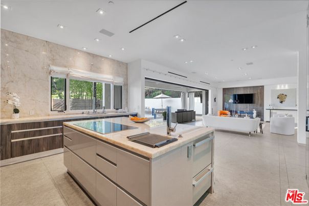 Interior, Kitchen, Living room, Marble Walls, Recessed Lighting