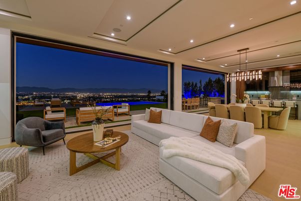 Dining room, Interior, Living room, Pendant Lights, Recessed Lighting