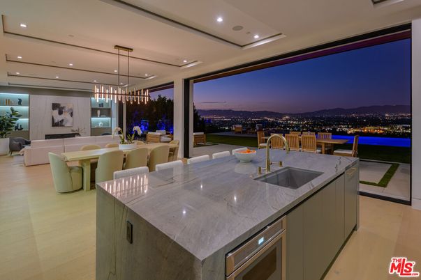 Dining room, Interior, Kitchen, Pendant Lights, Recessed Lighting, Stainless Steel Appliances
