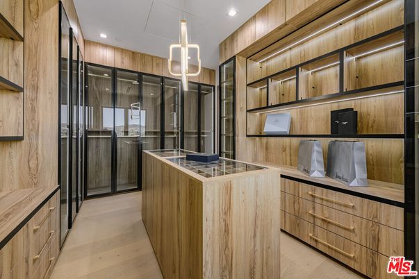 Interior, Pendant Lights, Recessed Lighting, Wood Texture Flooring