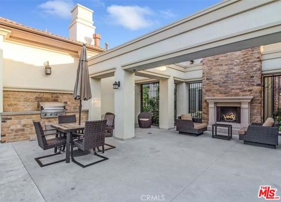 Exterior, Fireplace