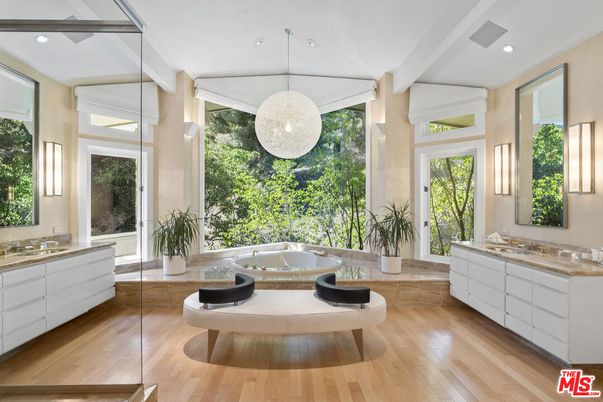 Bathroom, Interior, Pendant Lights, Recessed Lighting, Wood Texture Flooring