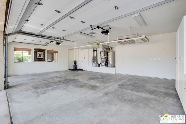 Garage, Interior