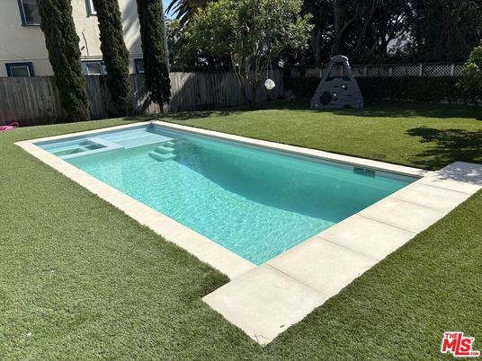 Exterior, Playground, Pool
