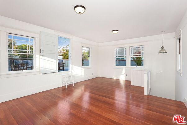 Empty room, Interior, Pendant Lights, Wood Texture Flooring