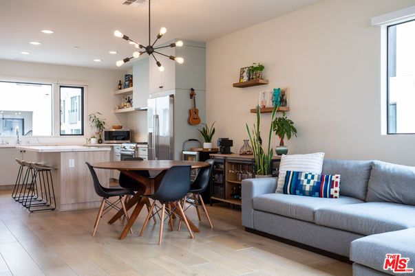 Dining room, Interior, Kitchen, Pendant Lights, Recessed Lighting, Wood Texture Flooring